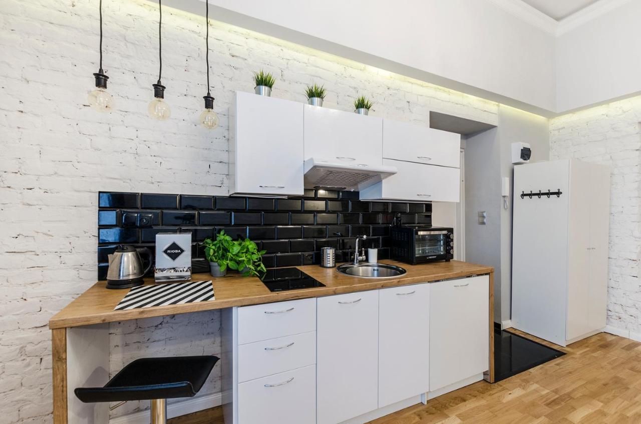 Standard Apartment On 6 Sierpnia ウッチ エクステリア 写真